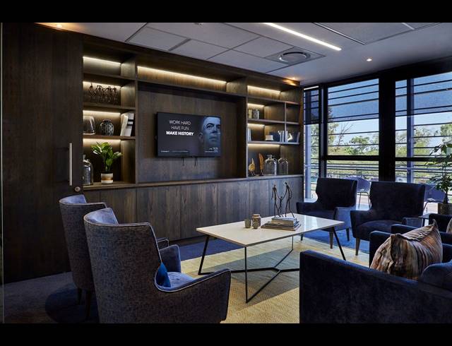 5,591M² OFFICE FOR SALE IN DIE WILGERS